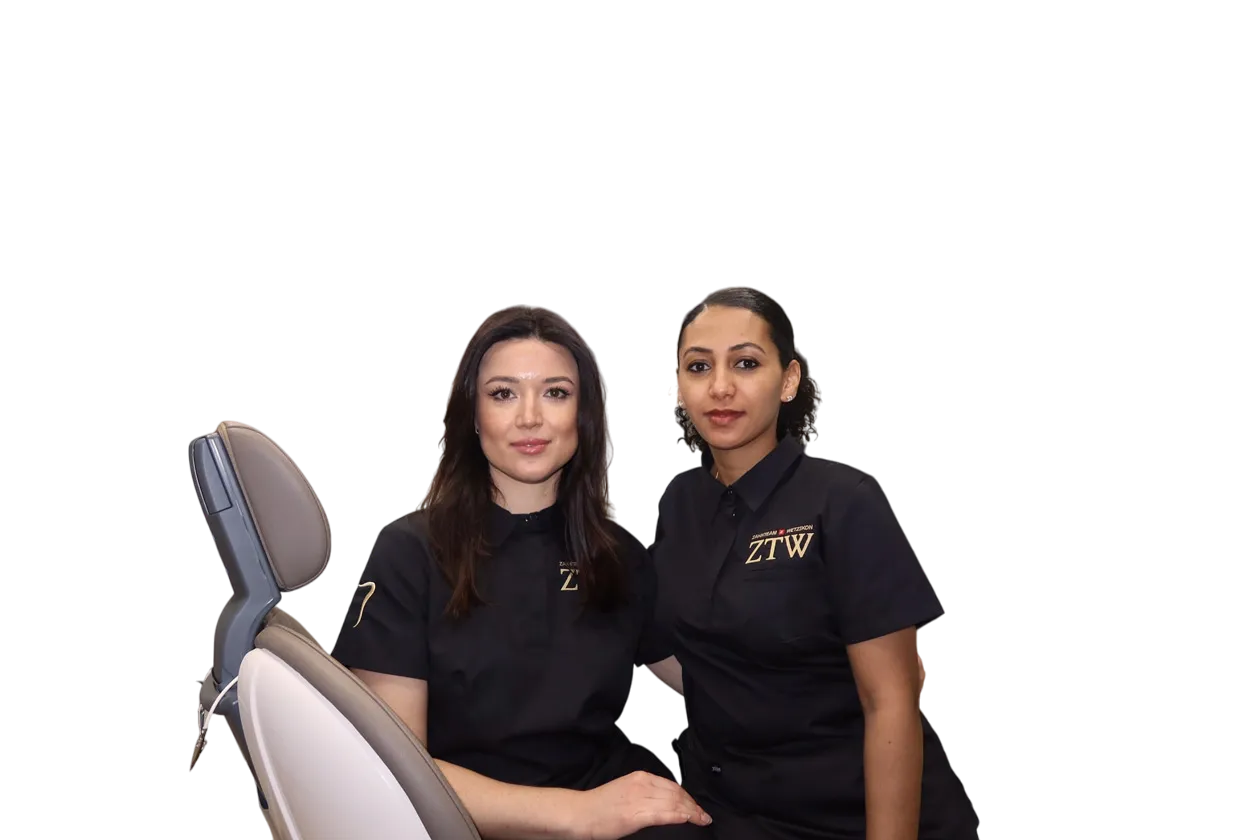 Kieferorthopädin Lojitha Kumarasamy mit einer Kollegin.